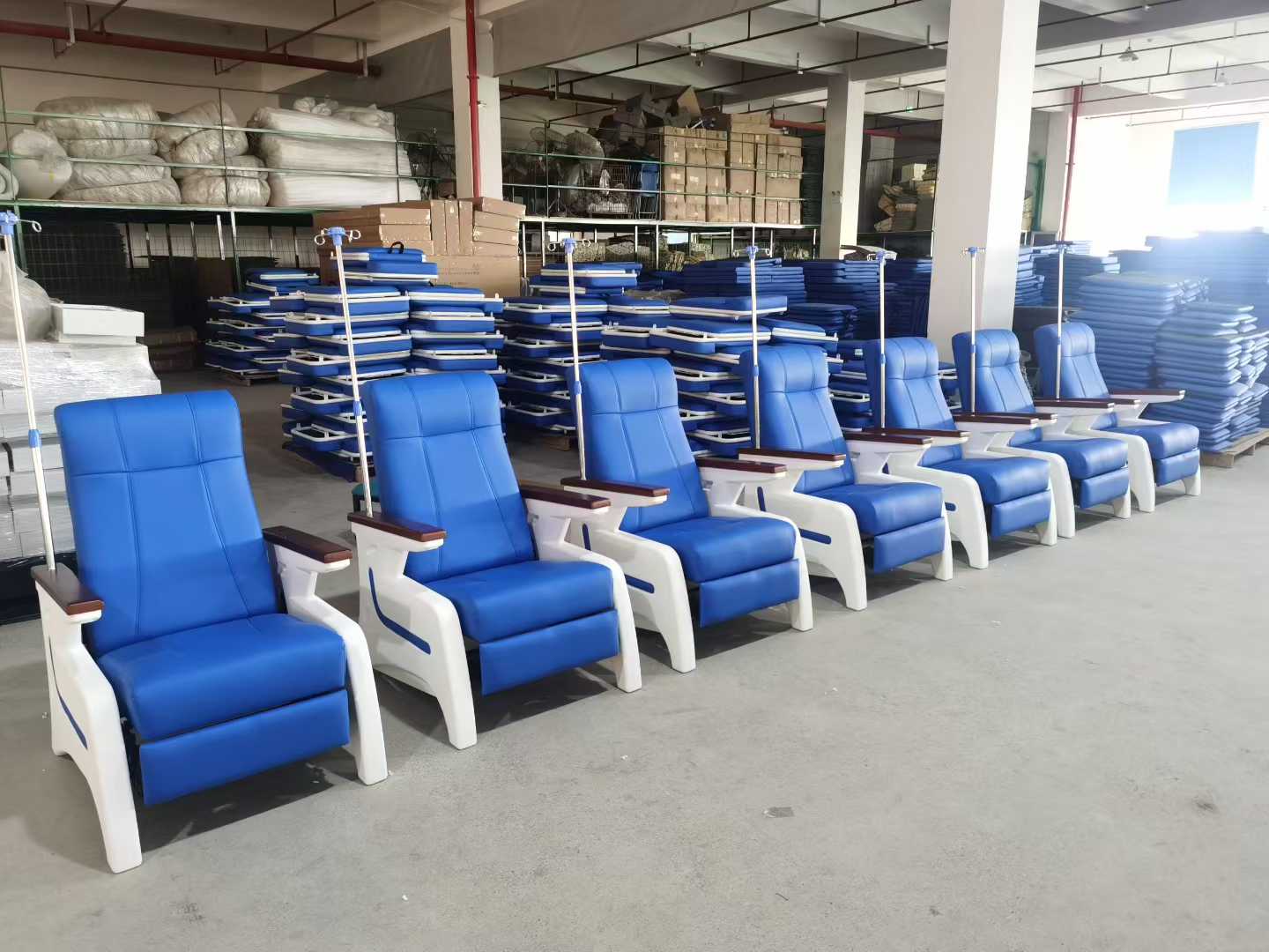 Luxury Medical Infusion Chair Adjustable Reclining Patient Seat