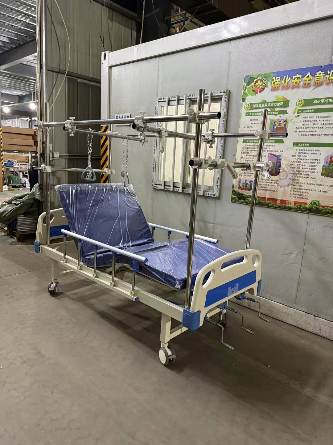 Hospital Orthopaedic Bed, 3Crank/Functions