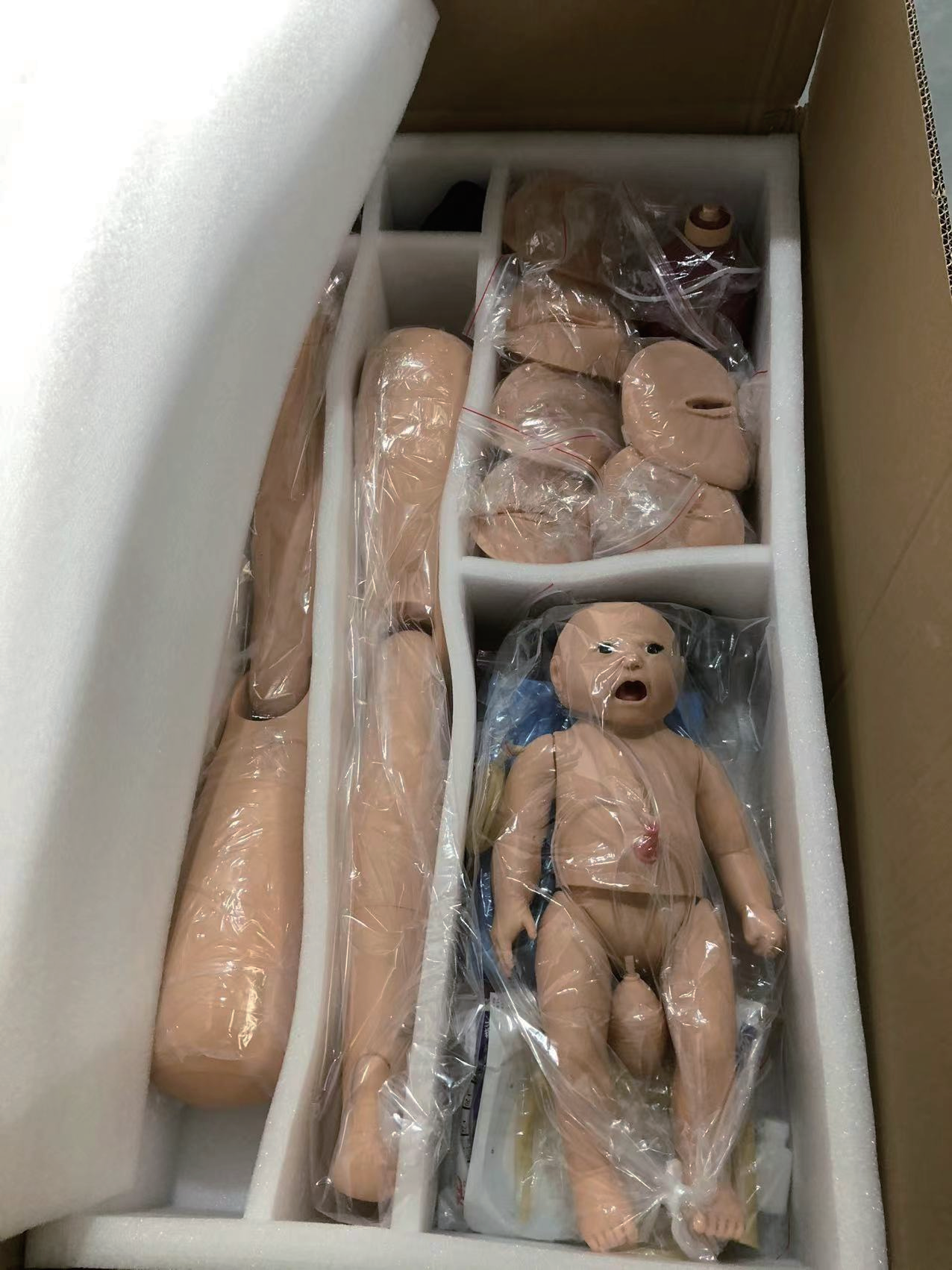 Childbirth and Mother and Child First Aid Medical Bed