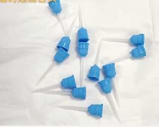 Blue Temporary Crown Mixing Tip with White Core
