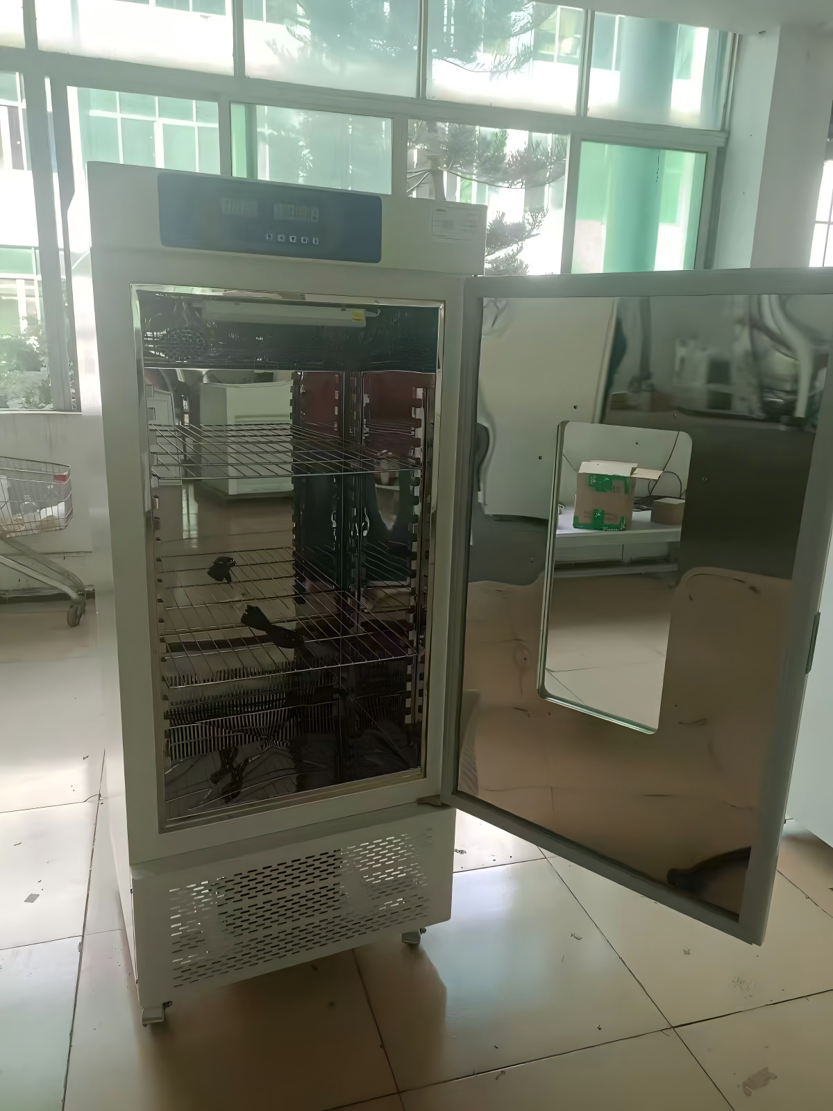 Biochemical Incubator