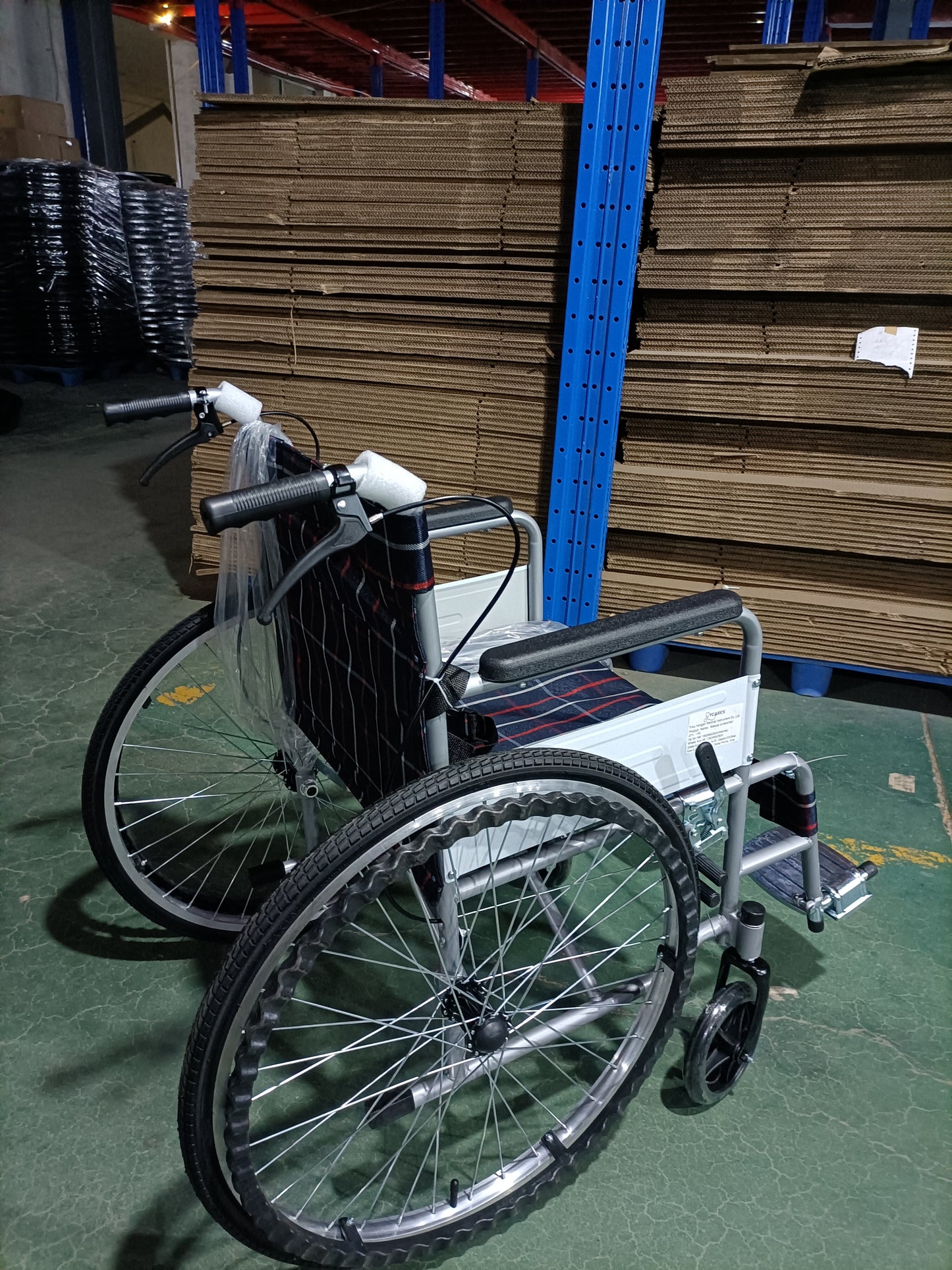 Grid Pattern Soft Pneumatic Tire Wheelchair