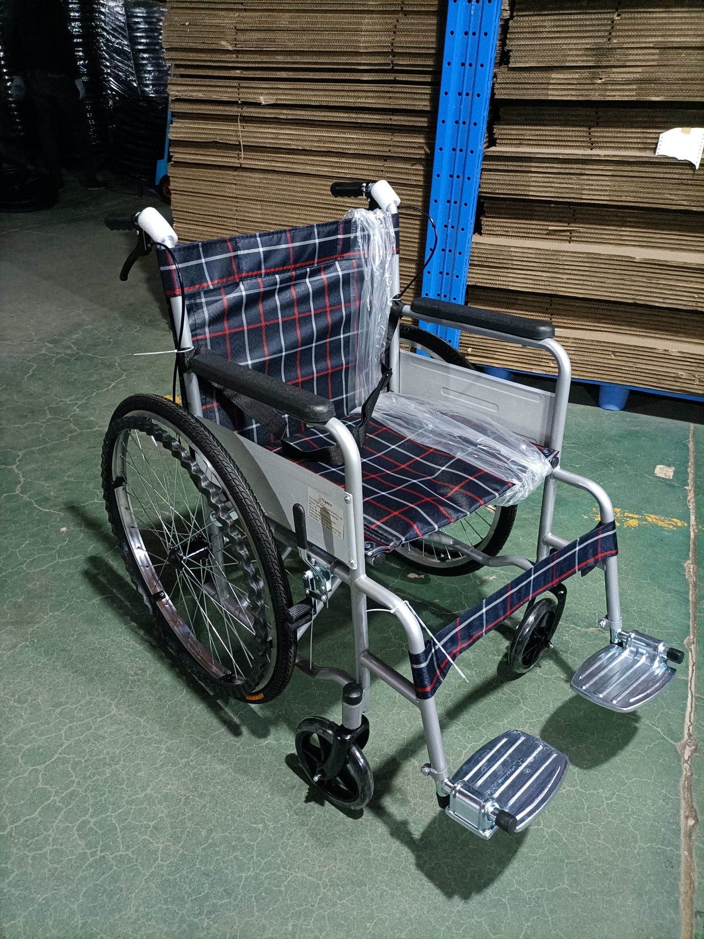 Grid Pattern Soft Pneumatic Tire Wheelchair