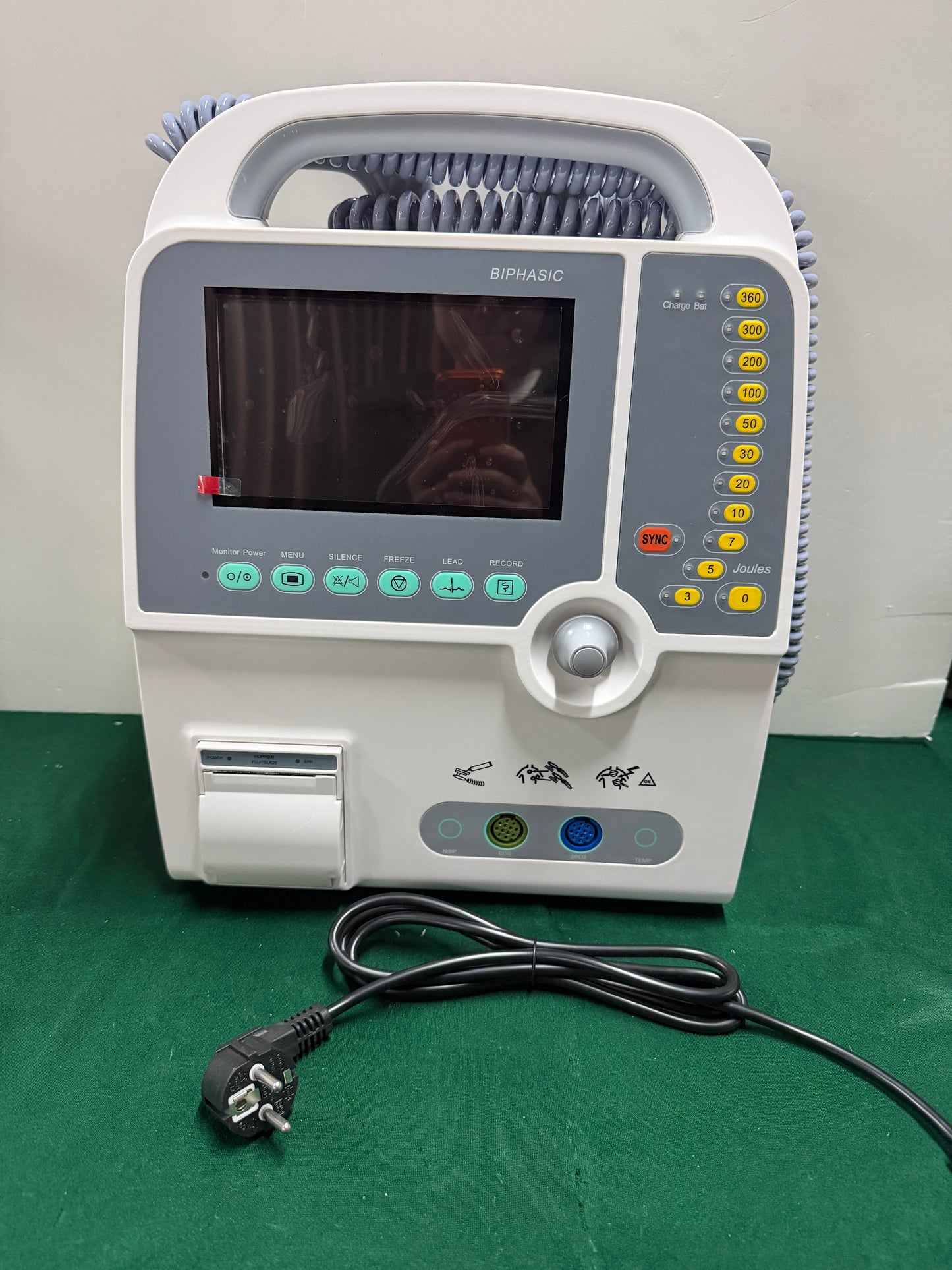 Biphasic Defibrillator Monitor (Defi-monitor) - Professional Emergency Cardiac Resuscitation Device with Multi-parameter Monitoring