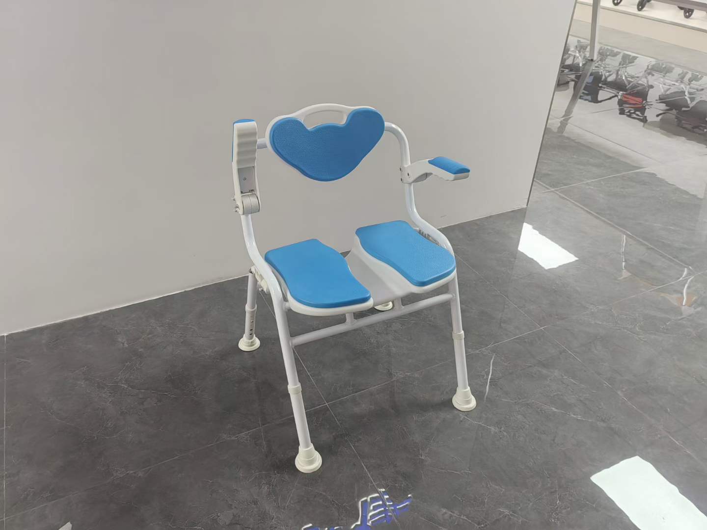 Aluminum Shower Chair for Elderly U Cutout Bath Seat Adjustable Height Foldable Armrest Anti-slip Disabled Senior Bathing Chair with Backrest