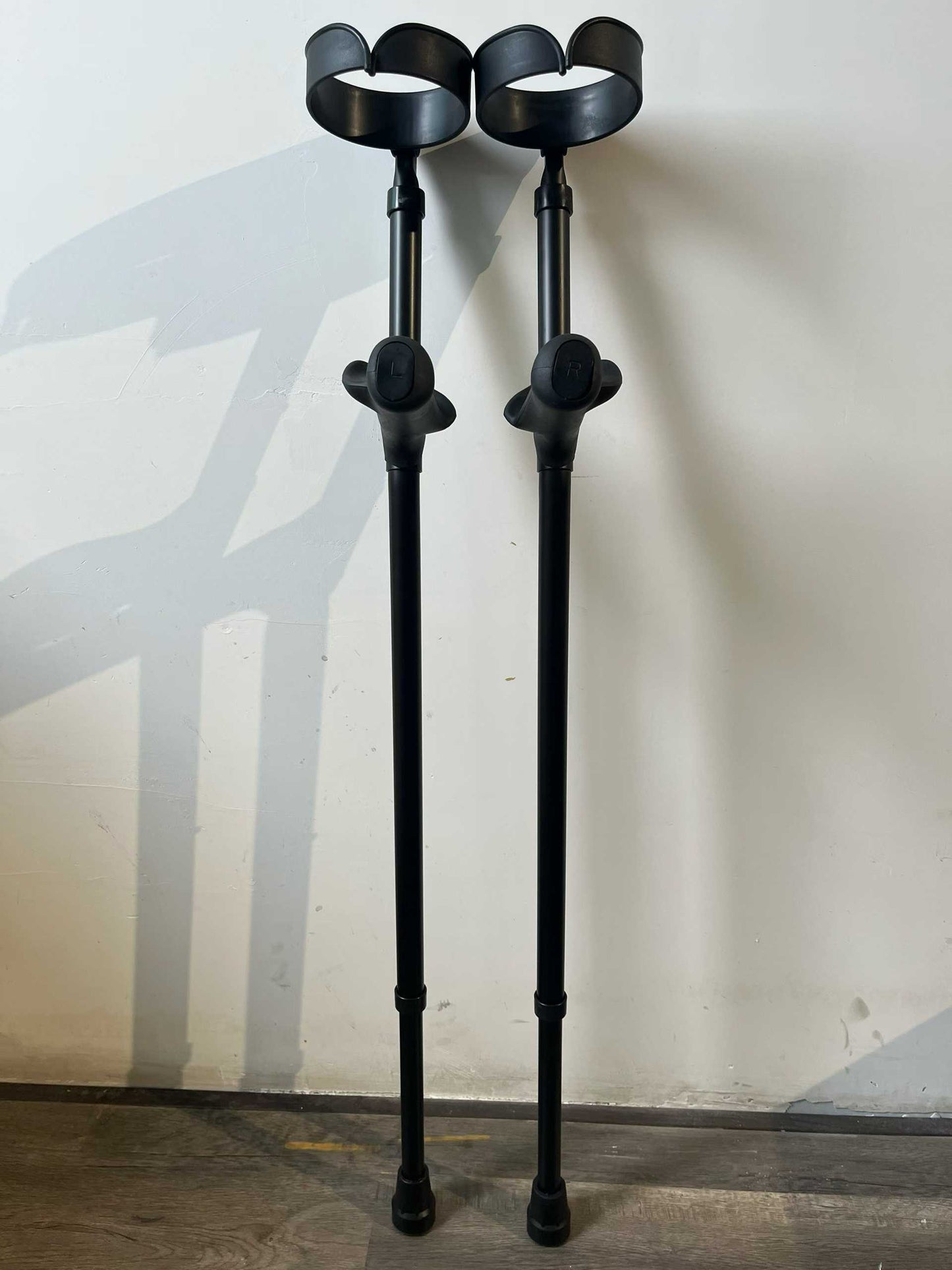Adjustable Forearm Crutches, Lightweight Aluminum Elbow Crutches for Rehabilitation Walking