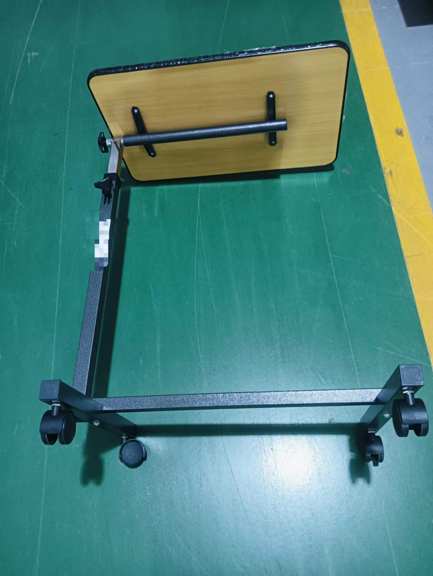 Factory Wholesale Height Adjustable Overbed Table MDF Top Metal Frame Mobile Hospital Bedside Dining Table with 4 Lockable Wheels