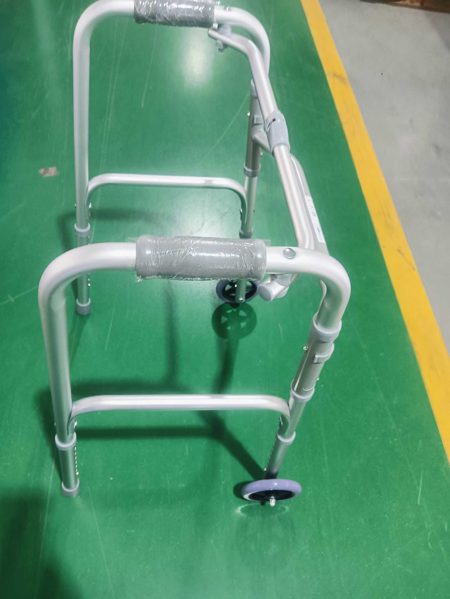 Durable Aluminum Front Wheeled Walker, Portable Foldable Medical Walking Frame for Senior Citizens Post-Operation Recovery
