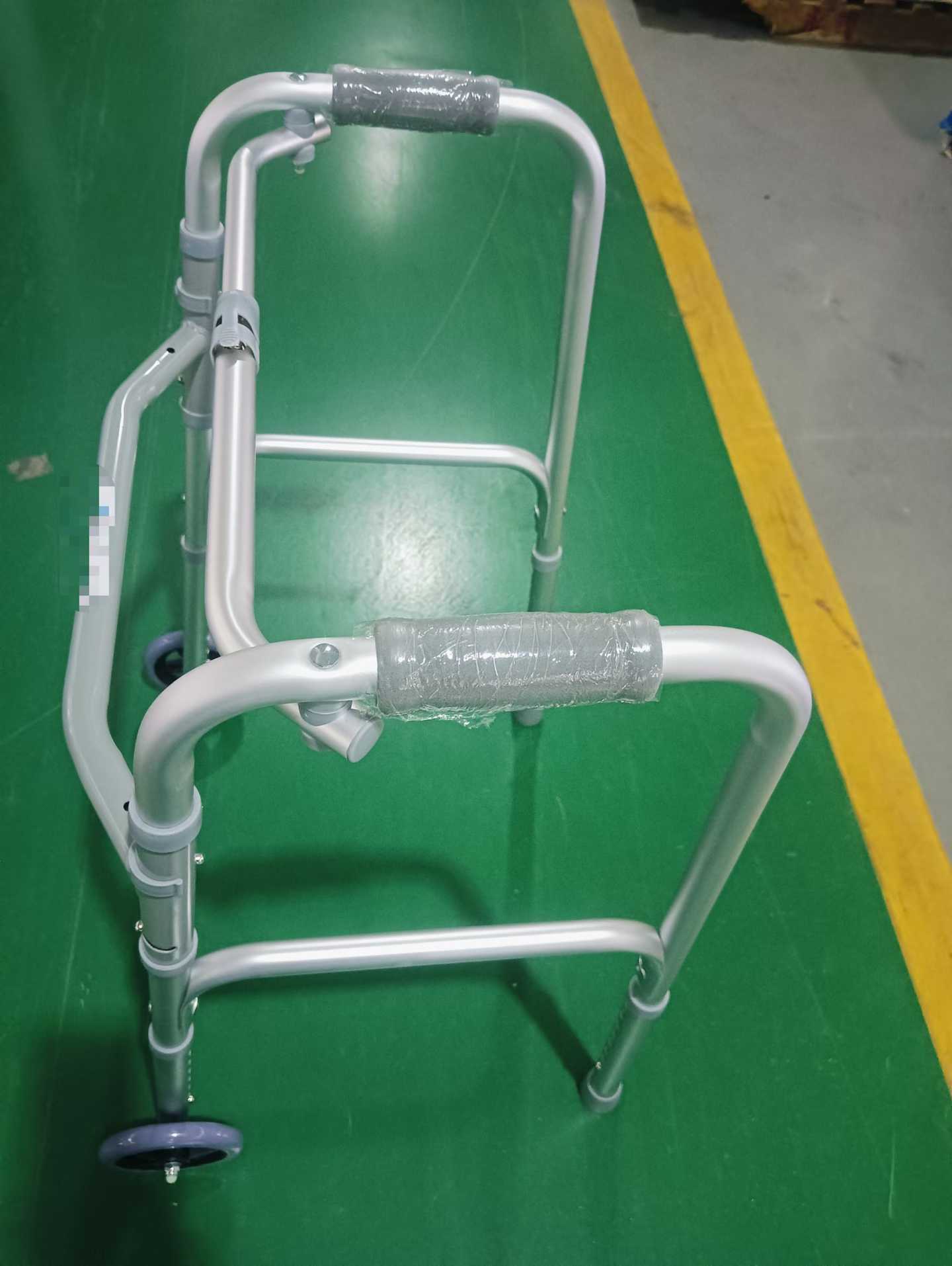 Durable Aluminum Front Wheeled Walker, Portable Foldable Medical Walking Frame for Senior Citizens Post-Operation Recovery