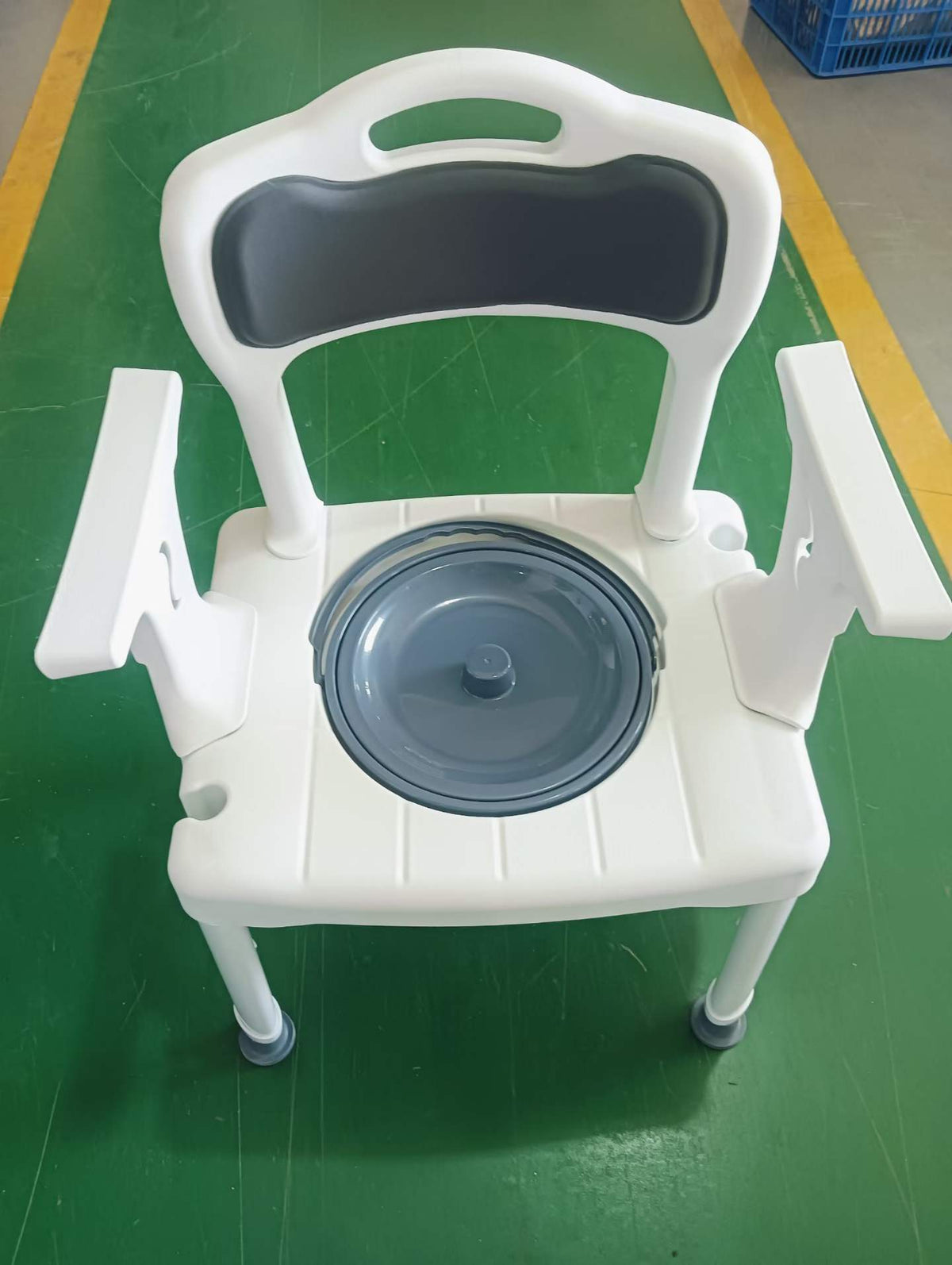 Height‑adjustable Elderly Commode Chair, 2‑in‑1 Bathroom Shower Chair With Removable Toilet Basin