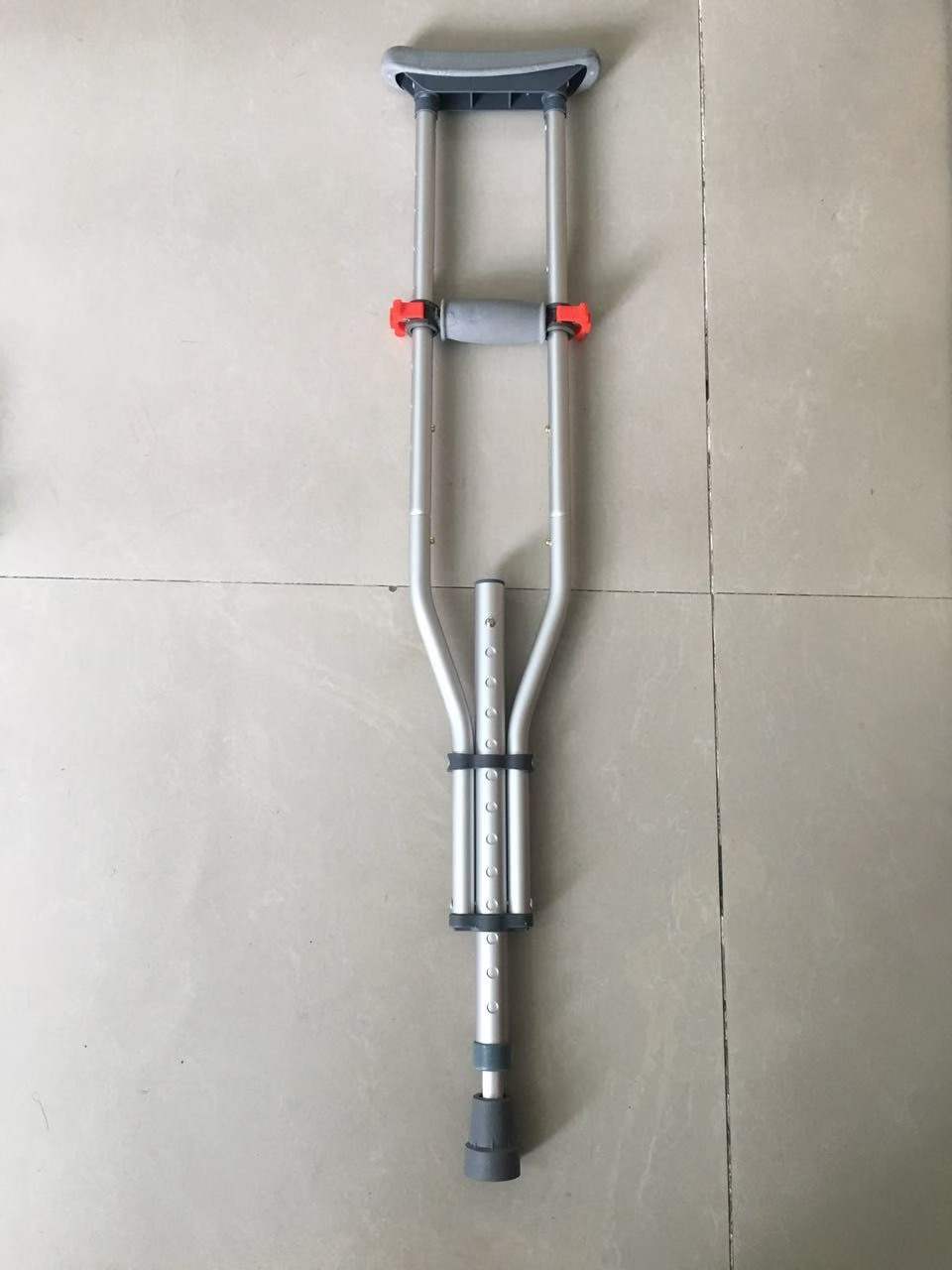 Folding Aluminum Underarm Crutches, Adjustable Lightweight Axillary Crutches for Adult Foot Injury Recovery
