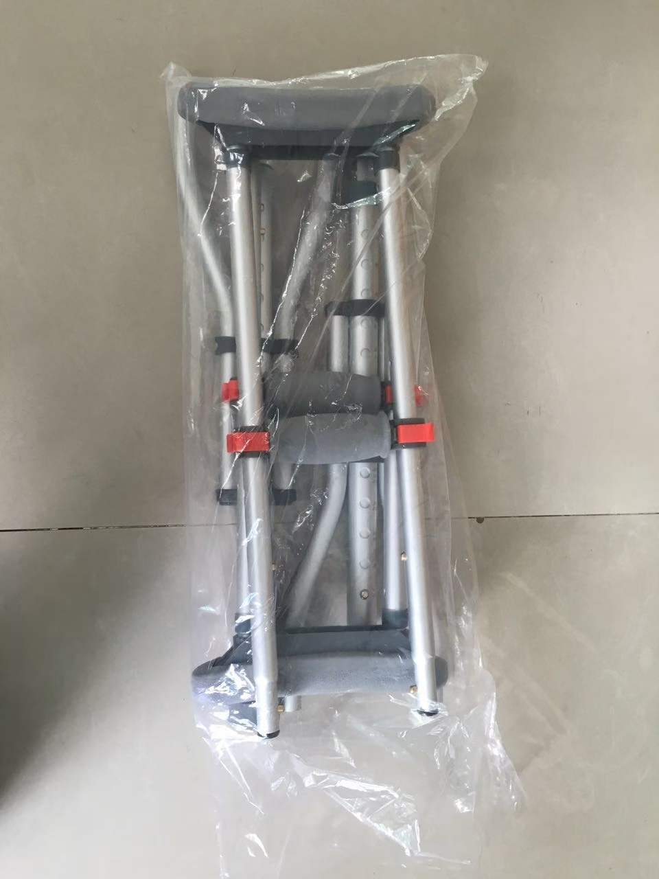 Folding Aluminum Underarm Crutches, Adjustable Lightweight Axillary Crutches for Adult Foot Injury Recovery