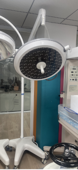 Mobile LED Surgical Operating Light (Model 700)