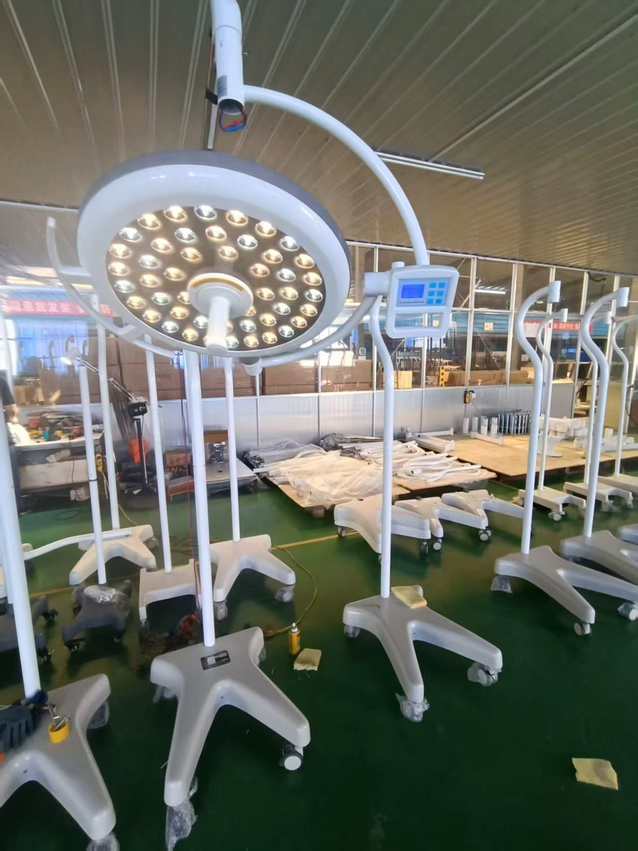 Mobile LED Surgical Operating Light (Model 700)