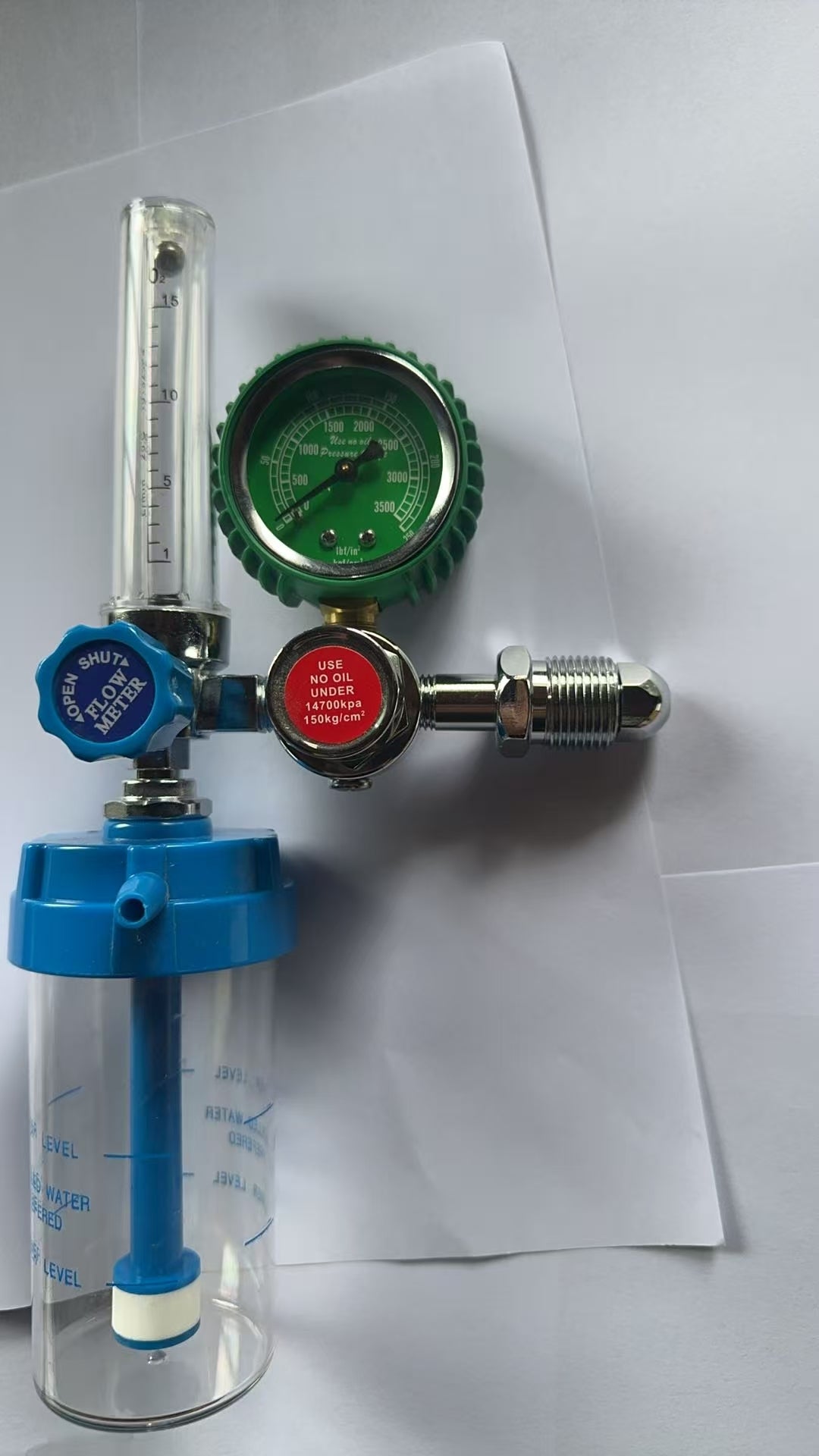 Medical Oxygen Regulator with Humidifier Bottle & Flowmeter