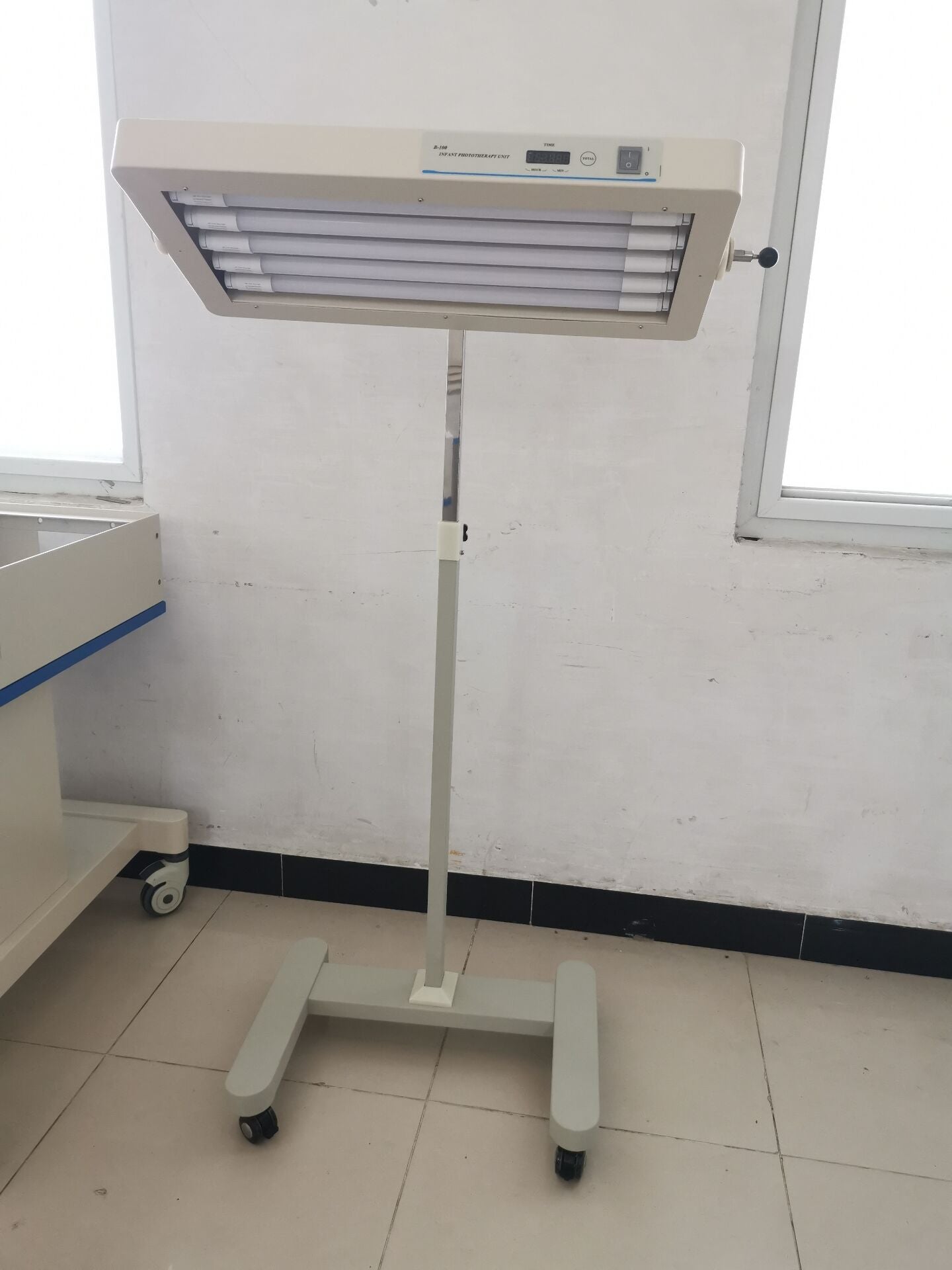 Neonatal Jaundice Phototherapy Unit