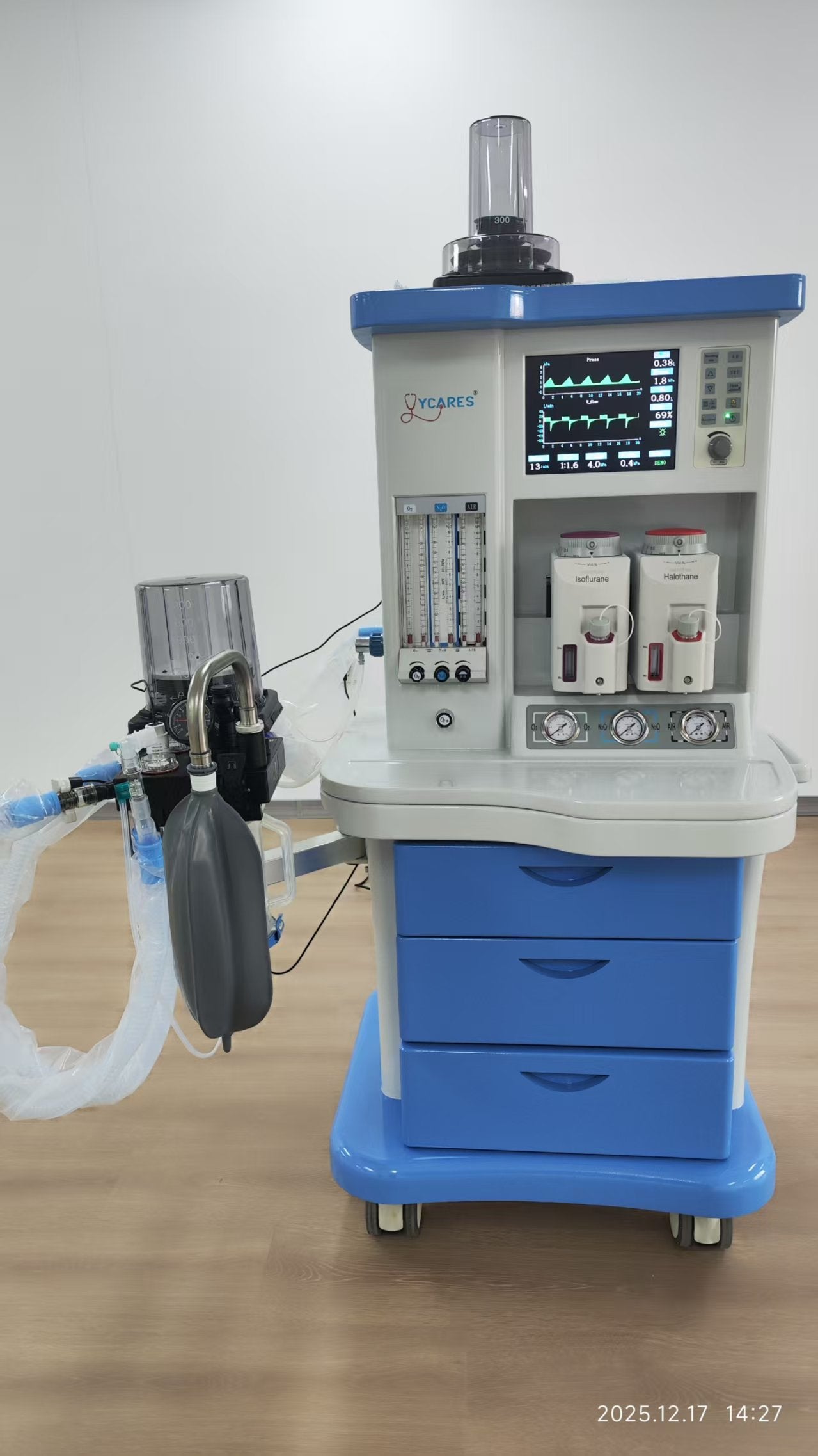 High-Performance Anesthesia Machine with Halothane & Isoflurane Compatibility