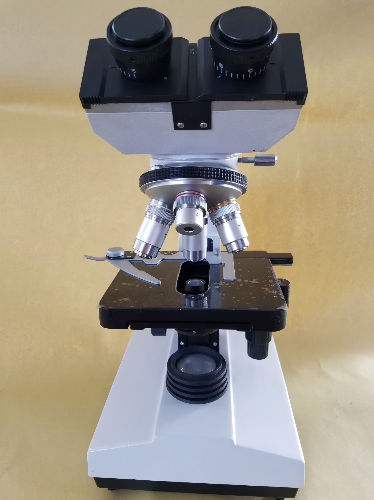 Microscope