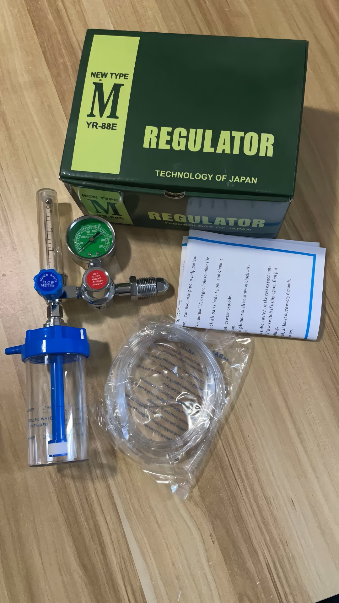 Medical Oxygen Regulator with Humidifier Bottle & Flowmeter